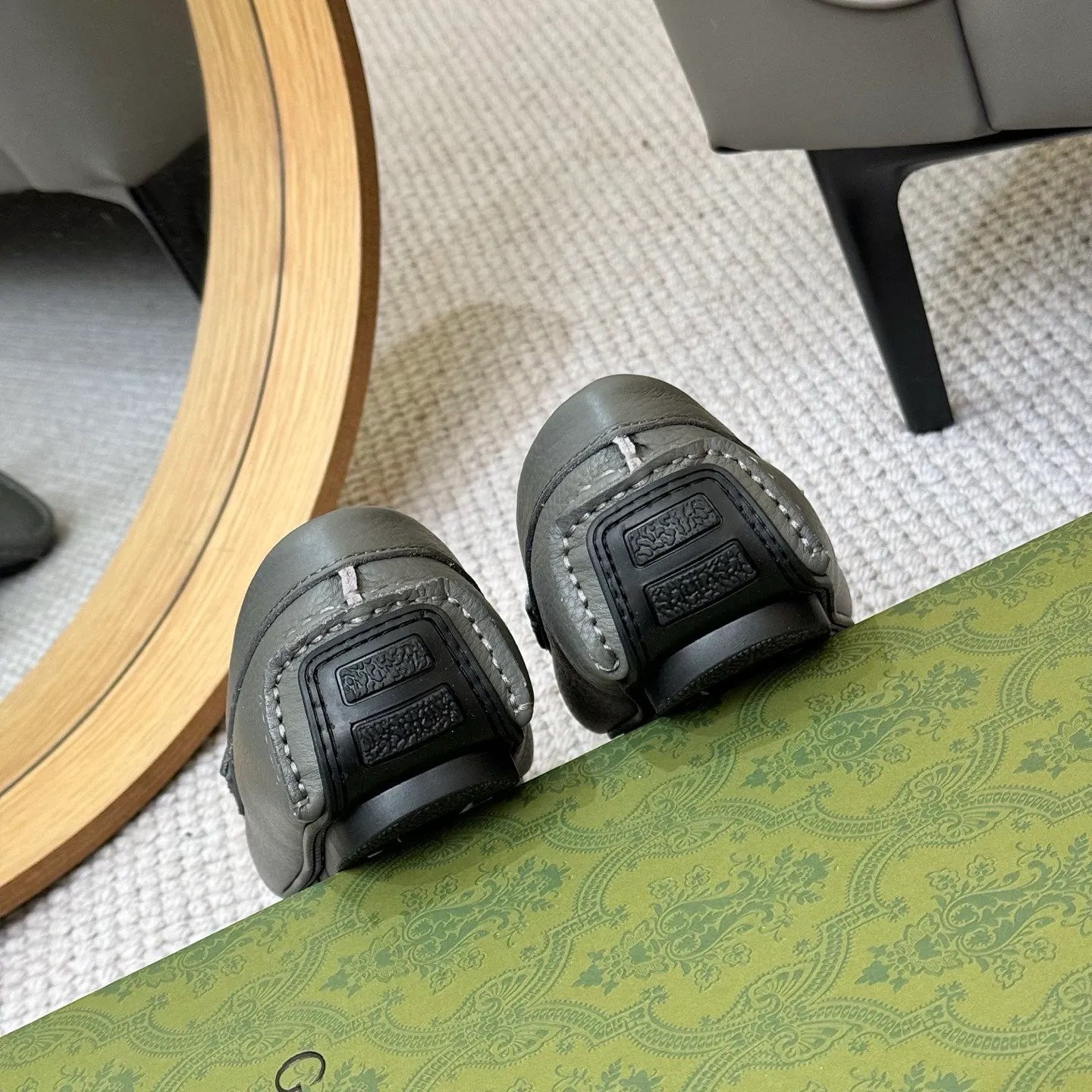 Men's shoes 💰420 (Yangli) Gucci* - the top version of Gucci classic beanie shoes! It is made of imported original cowhide and has a comfortable first layer of sheepskin lining! Original wear-resistant rubber outsole! High quality products! Size 38-46, with shoe dial, cloth bag, card
